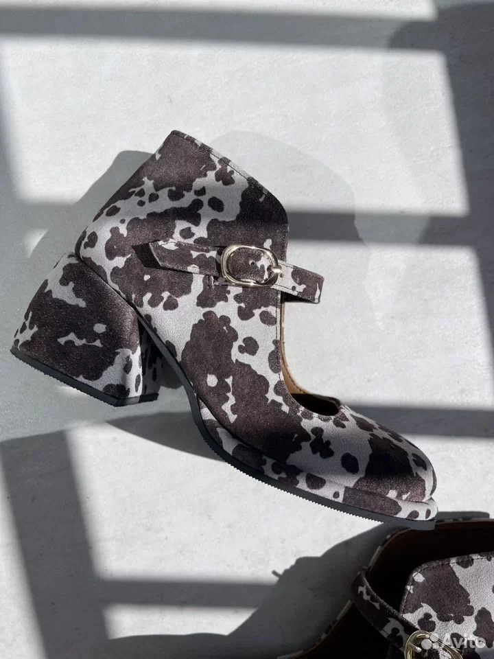 Женские замшевые туфли с принтом «корова»